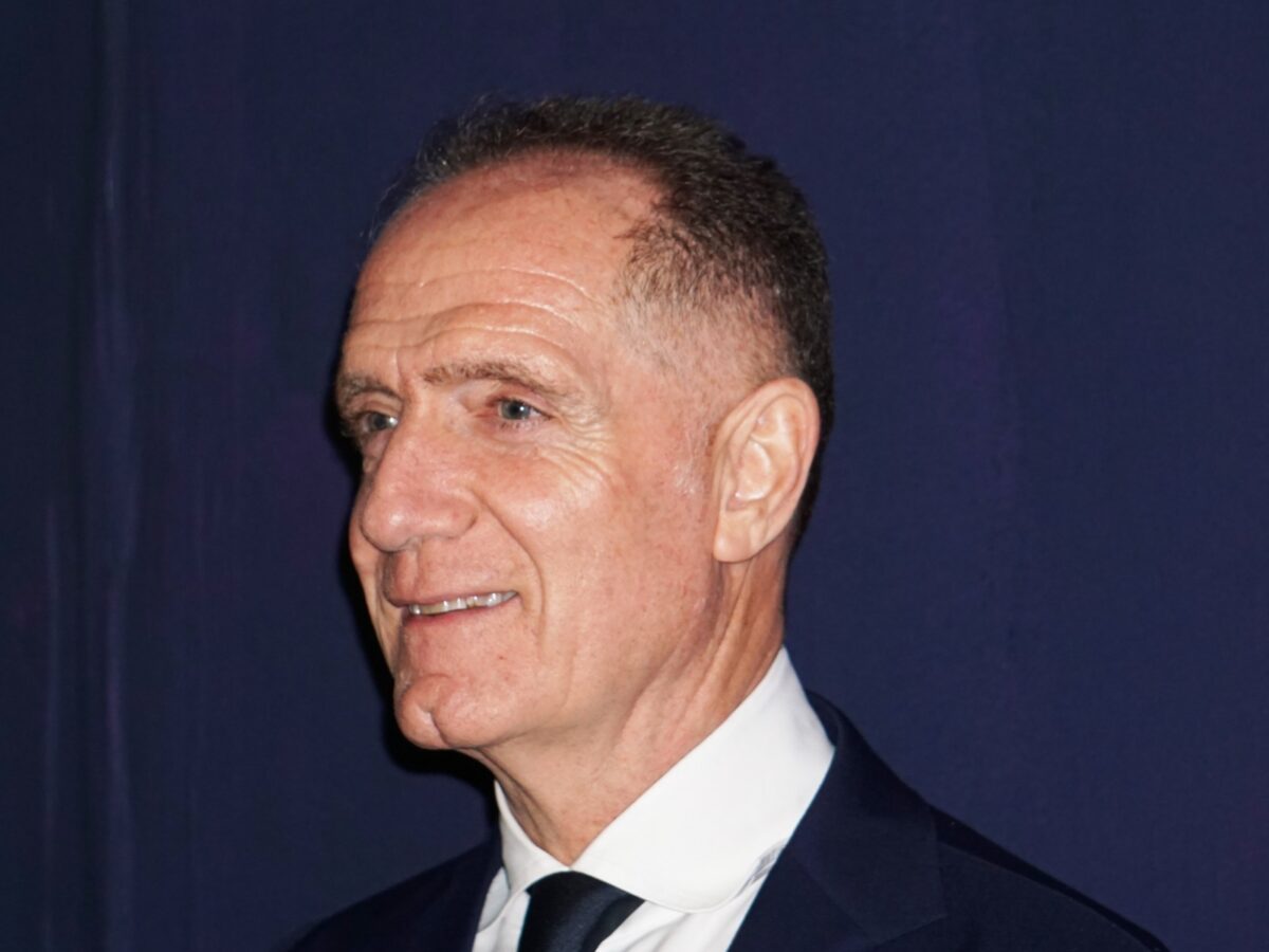 Luigi Mennella candidato sindaco: “Nella mia giunta un assessore con delega a corallo e cammeo”